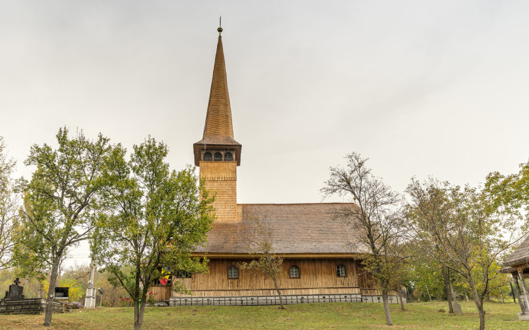 Biserica de lemn „Sfinţii Arhangheli” din Vărai